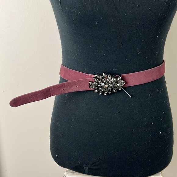 Loft Suede Leather Rhinestones Buckle Burgundy Belt Size Medium - Picture 2 of 16